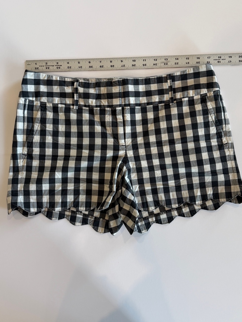 Ann Taylor Black and White Gingham Scallop Hem Shorts Size 10